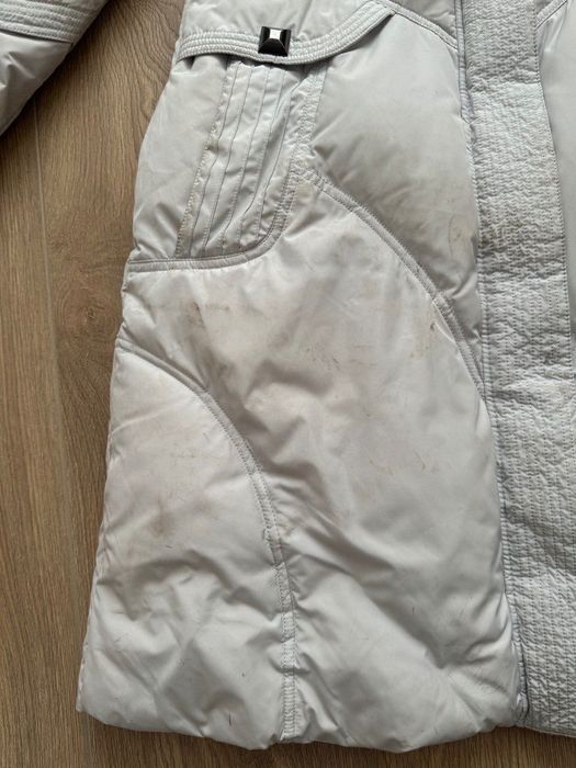 Біло-сіра куртка