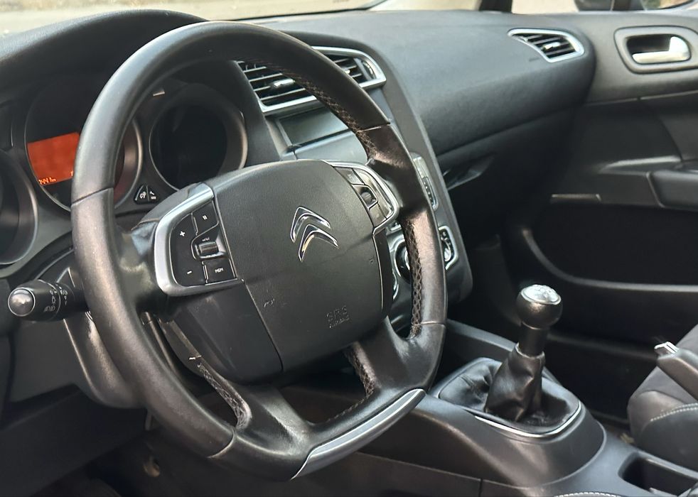 Citroen C4 Сітроен хетчбек  рестайлінг  Ситроен 1,6 дизель