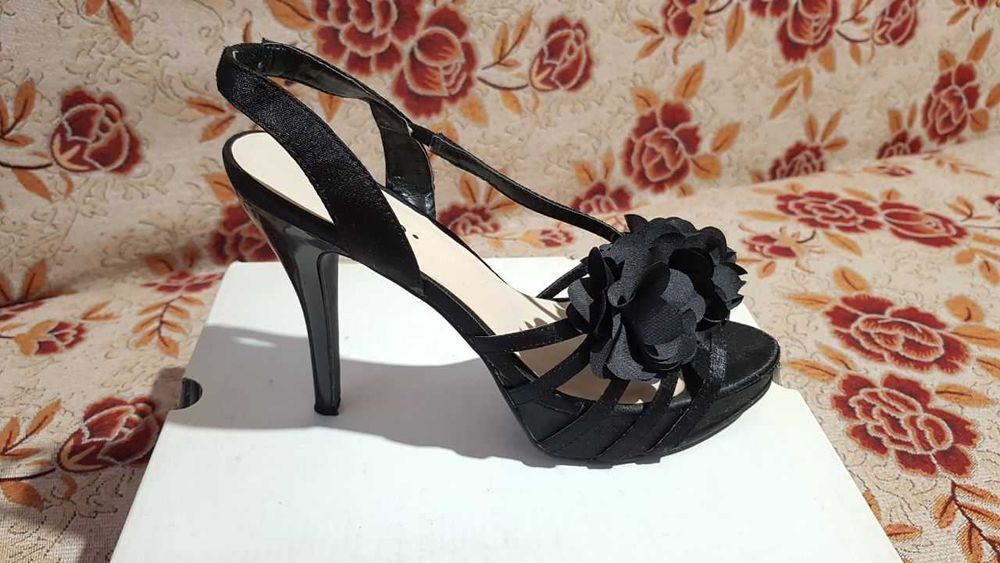 Босоножки женские