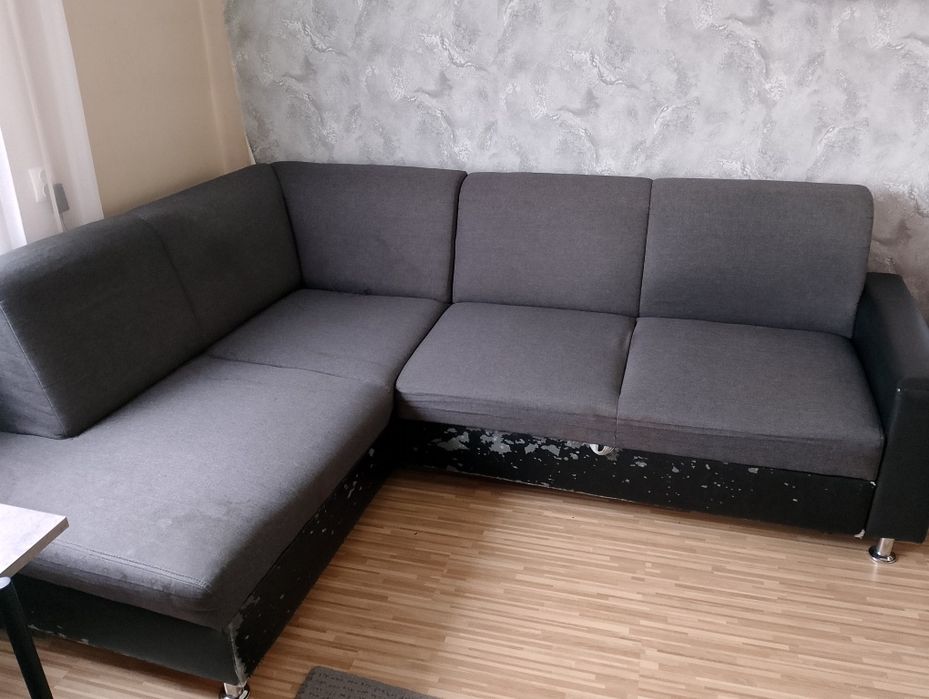 Sofa narożna z funkcją spania.
