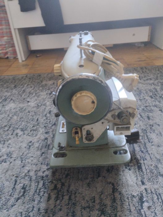 Швейна машинка лада з електро мотором