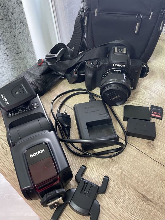 Фотоапарат Canon EOS M50 Kit + Godox + 2 акумулятори + аксесуари