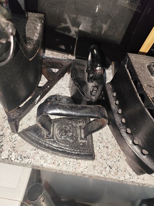 Ferros de engomar antigo