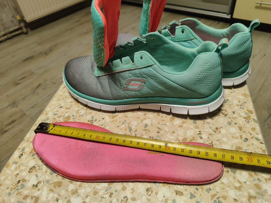 кросівки Skechers р-41