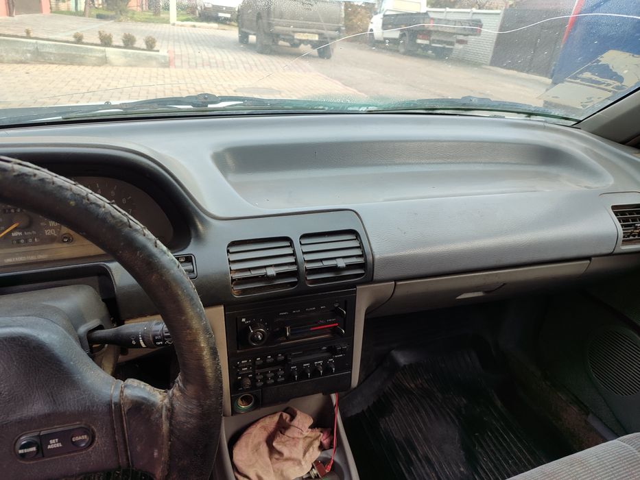 Продам машину Форд ескорт 93 робоча