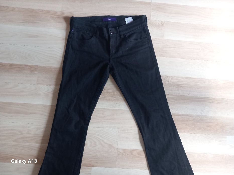 Victoria Beckham oryginalne spodnie dzwony 27 S