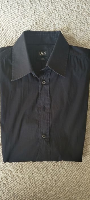 Camisas e calças de marca para homem