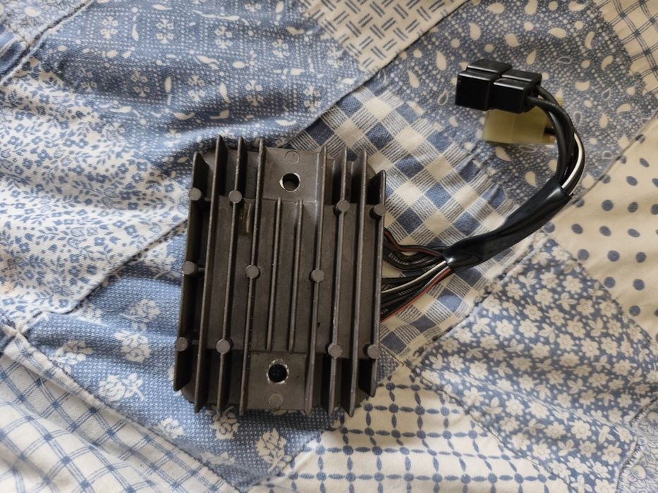 Regulador corrente voltagem Suzuki Vstrom DL 1000