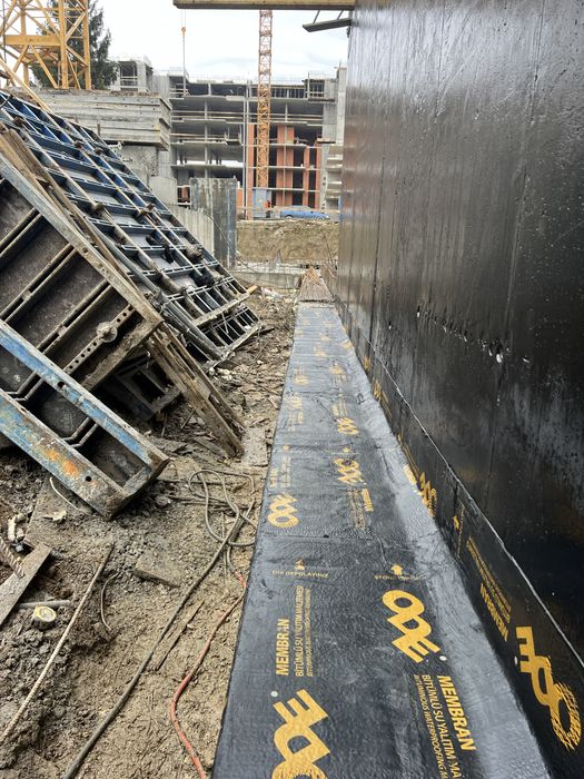 Гідроізоляція фундаменту та покрівлі.