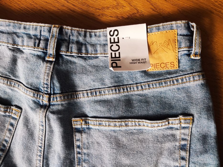 Nowe Jeansy Pieces  W32/L30