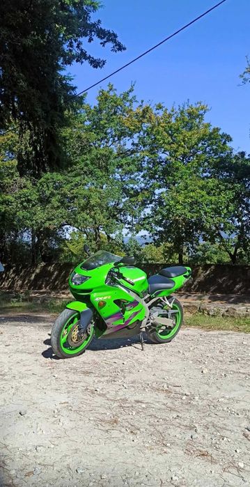 Kawasaki Ninja ZX9R