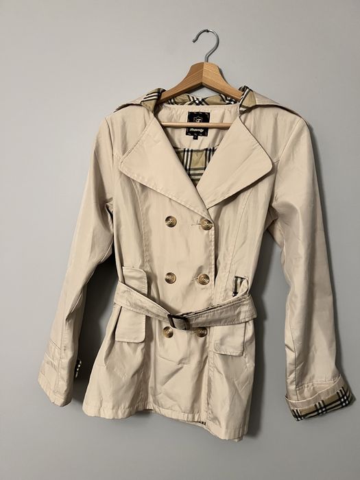 Damski płaszcz firmy FRATERNITY