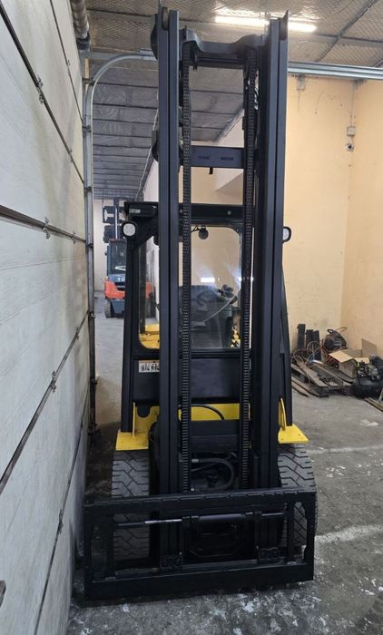 Навантажувач вилковий, дизельний 3.5 тонн Yale GDP35VX,