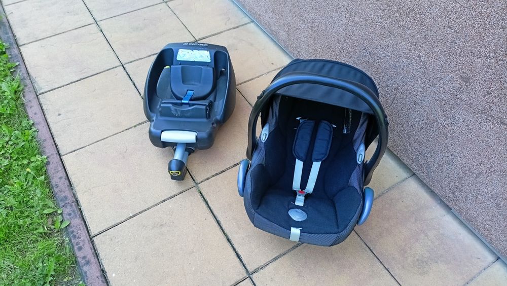 Fotelik samochodowy Maxi Cosi plus baza easyfix 2w1