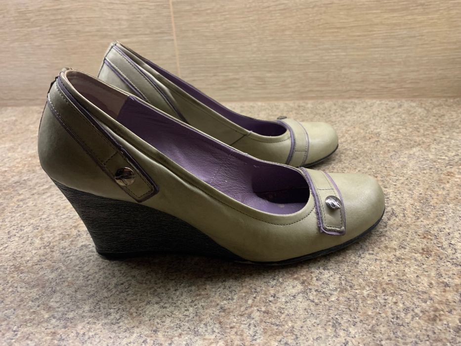 Buty na koturnie karino