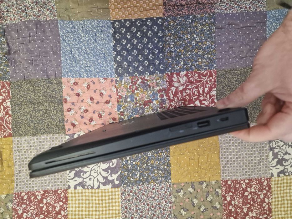 Dell 15 E5580/Full HD/Core i5-6300U/8Гб.DDR4/SSD256GB/HD520 2GB