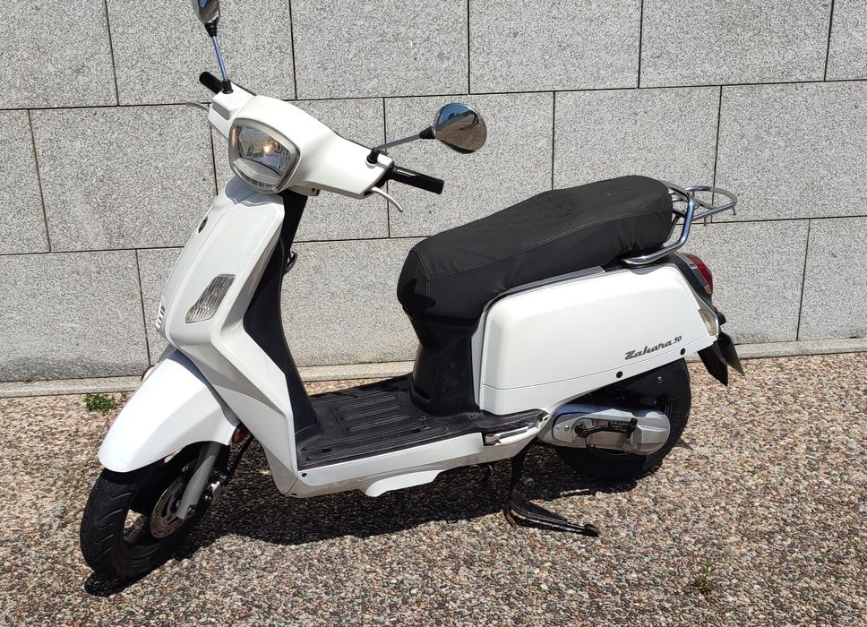 Scooter 2 tempos 70cc vendo ou troco por carro ou mota