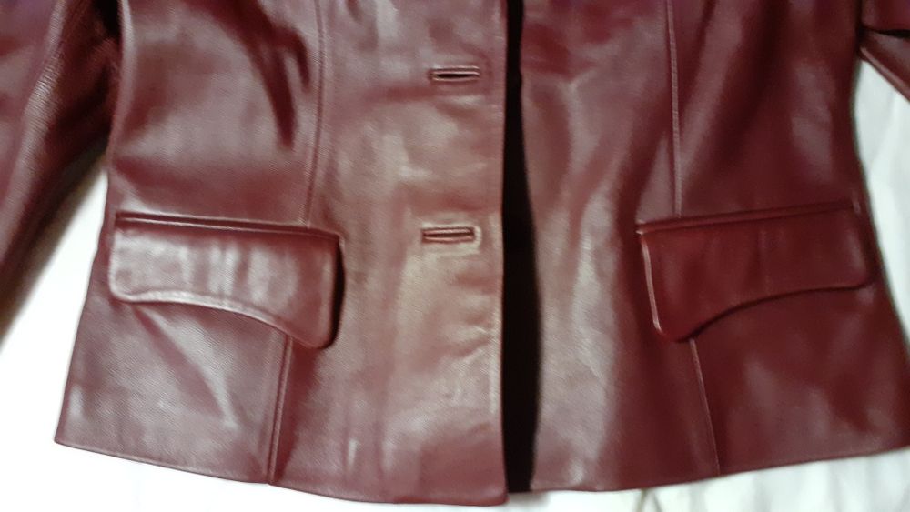 Женский кожаный пиджак