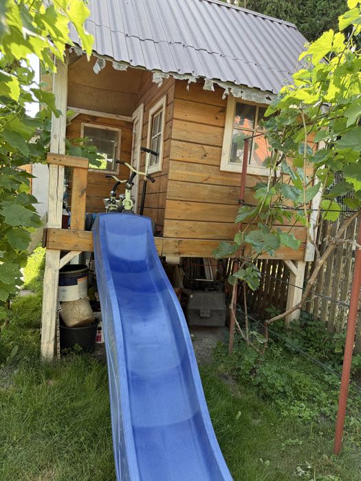 Продам литячий деревяний будиночок
