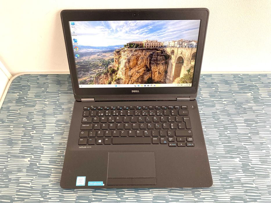 Portátil Ultrabook Profissional Dell Latitude E7270 — Intel i7 / 8GB / 12.5"