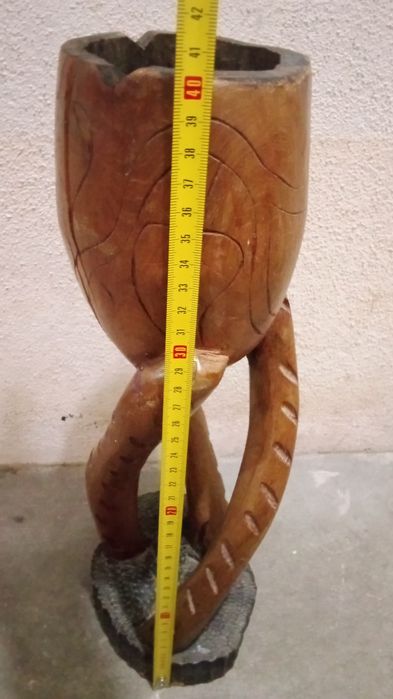 Cinzeiro artesanal de arte africana