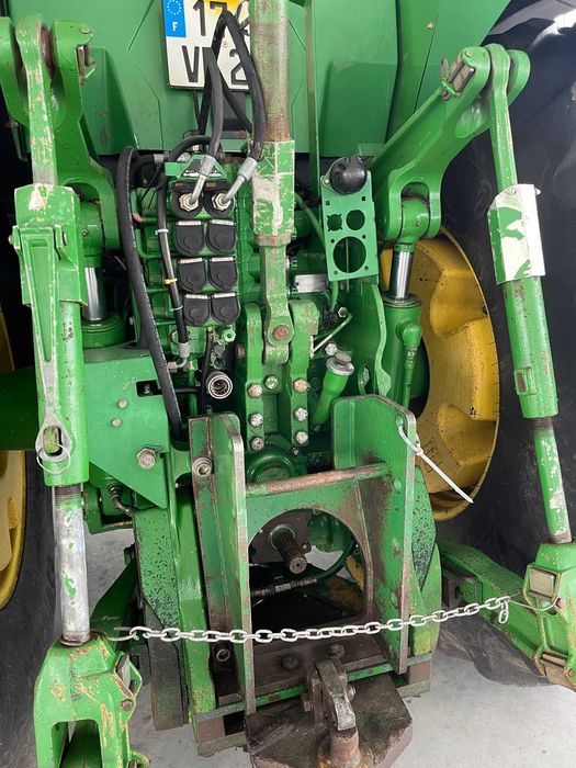 John Deere 8220-2002 року