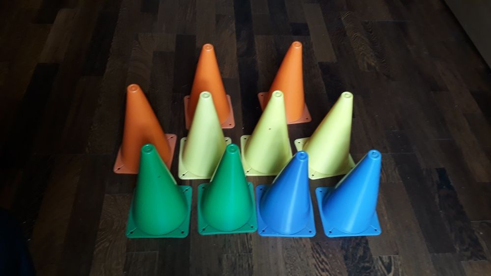 Pachołki treningowe 10 szt. 4 kolory