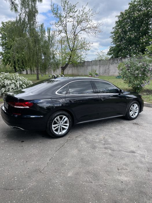 VW passat 2020року