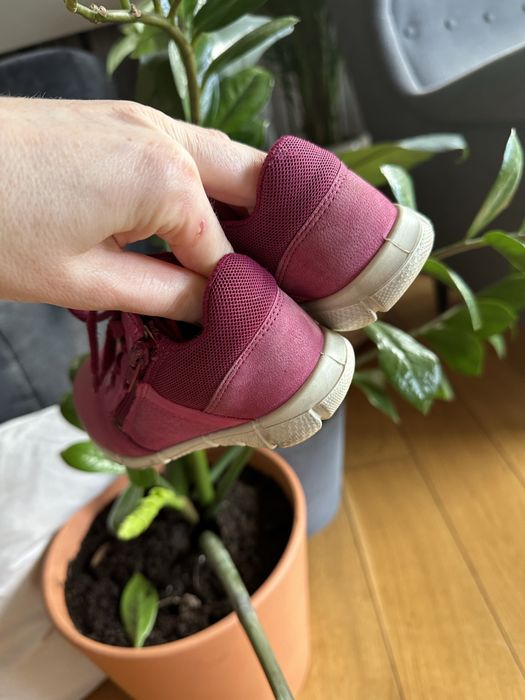 Pòłbuty buty przejsciowe buciki Ecco r.25