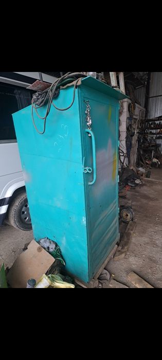 Шафа, чехол, кожух, бокс, контейнер для генератора, або речей.