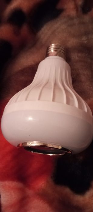 Світяща колонка яка змінює кольори