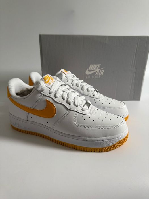 Nowe sneakersy damskie NIKE AIR FORCE 1 '07 białe pomarańczowe 40