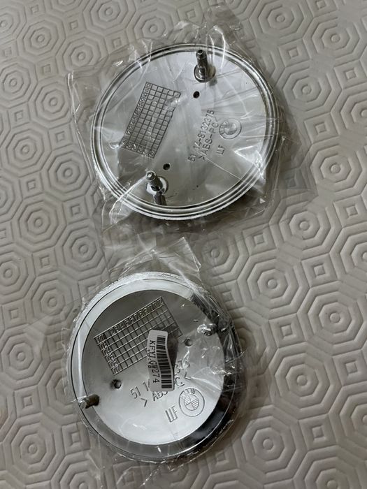 Símbolos para BMW 82mm frente + 74mm traseira Carbono