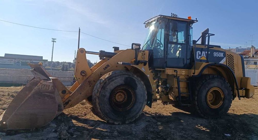 Pá Carregadeira de Rodas (Caterpillar)