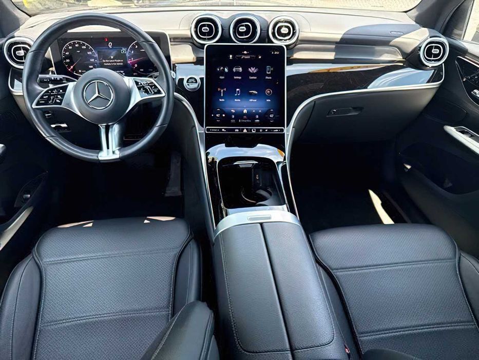 Mercedes-Benz GLC 300      2024