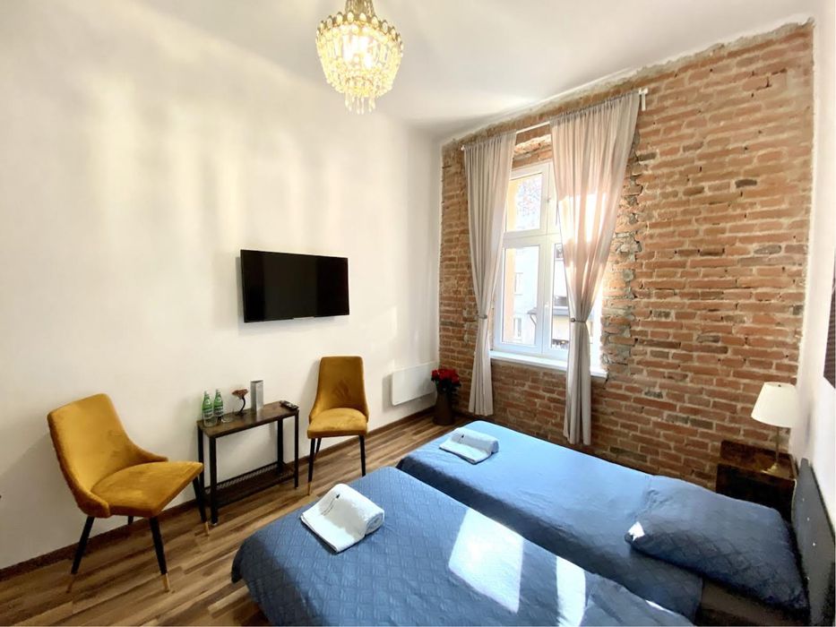PL/ENG Kraków pokoje i apartamenty Cracow rooms and apartments