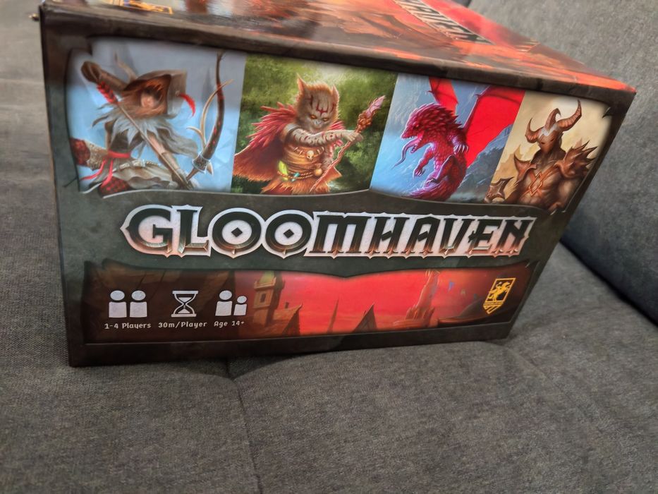 Gloomhaven por abrir
