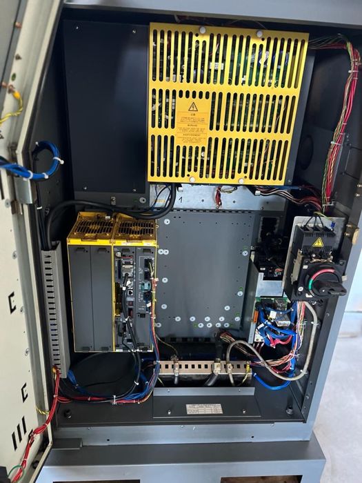 Robot spawalniczy Fanuc ARC Mate 100iC, Migatronic SIGMA 400