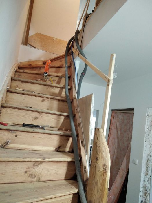 Renowacja schodów drzwi drobne prace montażowe i naprawcze panele