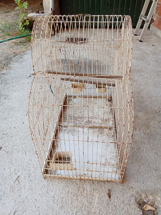 Gaiola grande em ferro lacado