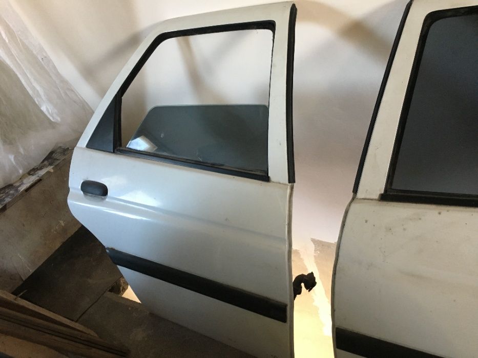 Двери Ford escort 1997 97' белые задние