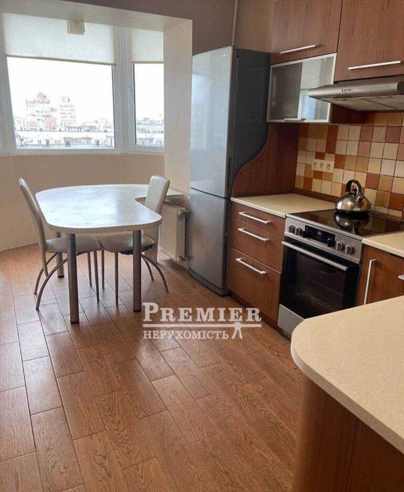 Продам трикімнатну квартиру