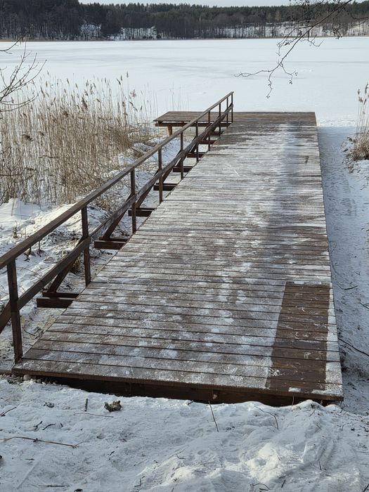 Budowa pomostów.