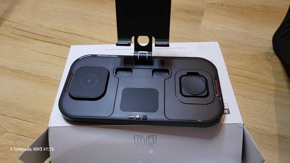 Ładowarka indukcyjna 4w1 stacja ładowania