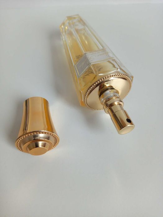 Perfumy Madame Rochas eau de parfum materiał spray 100 ml. France.
