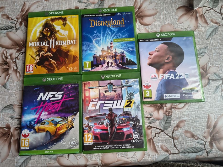 Xbox One 1TB+2 Pady+ Kinect+Gry