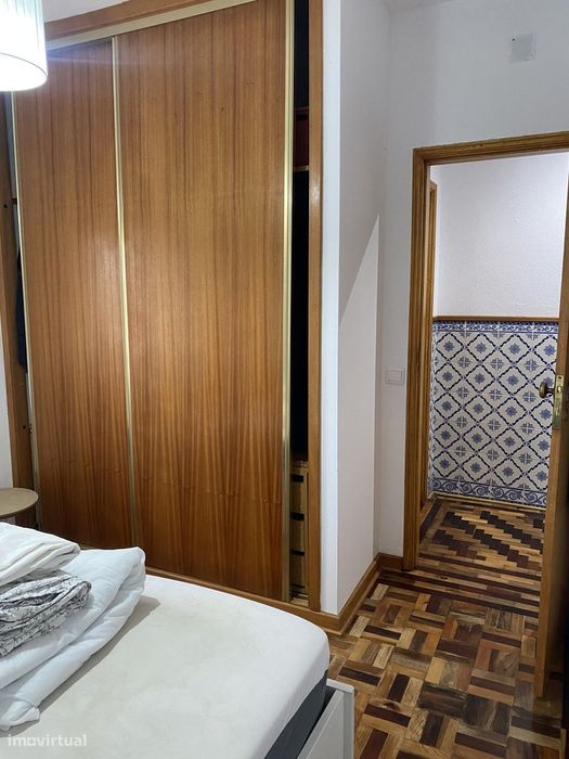 Vende-se T3 com grande espaço exterior em Santa Clara, Coimbra.