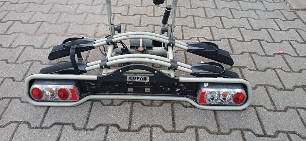 Bagażnik rowerowy Eufab Harry na hak na elektryki jak tuhle