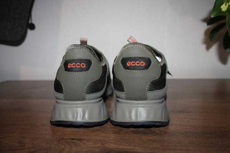 Оригінальні кросівки Ecco Exostride Gore-tex 46 розмір