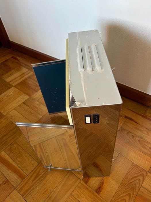 Armário de parede para casda de banho com espelho e luz